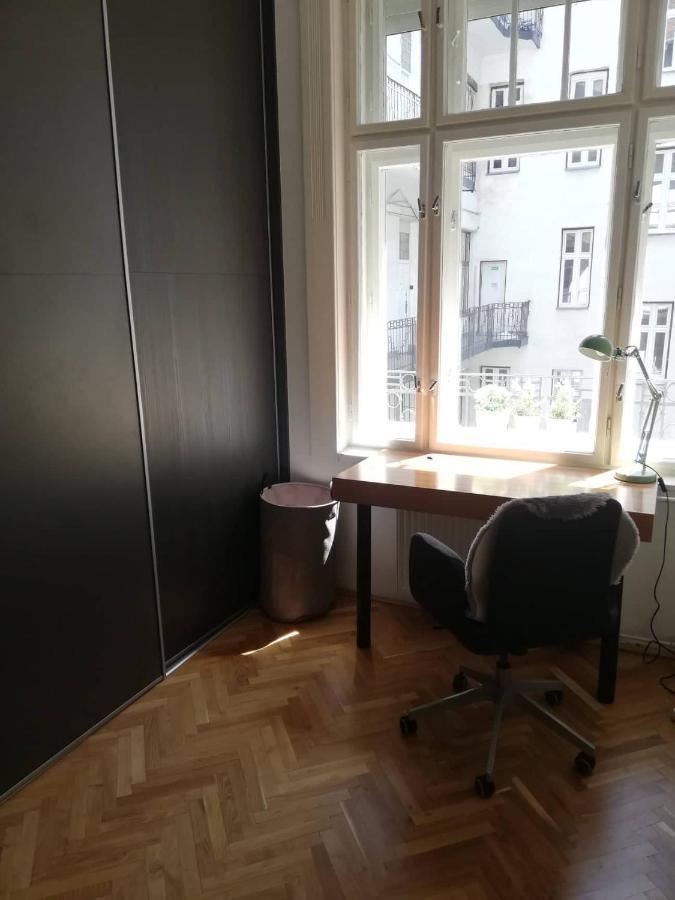 2 Bedroom Stylish Apartment In Buda Budapest Bagian luar foto